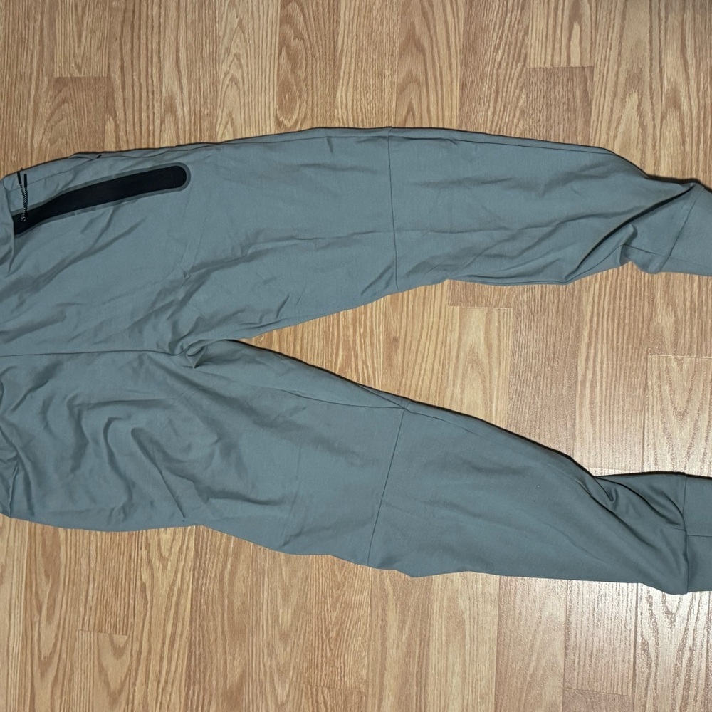 Nike sweatpants never worn